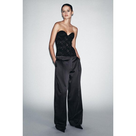 ZARA VELVET LACE CORSET - Picture 2 of 8